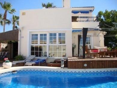 Chalet con 3 dormitorios se vende en Playa Flamenca, Costa Blanca