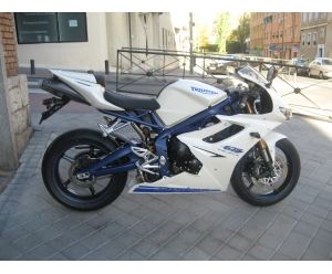 TRIUMPH DAYTONA 675