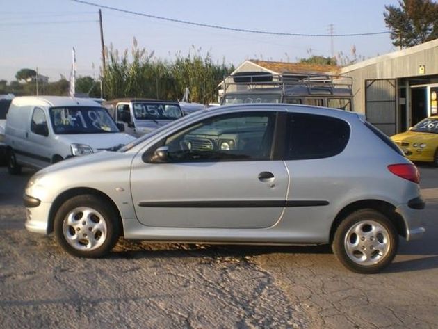 PEUGEOT 206