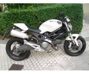 DUCATI MONSTER 696