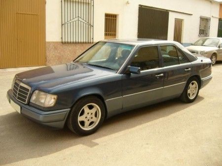 MERCEDES-BENZ E 300 DIESEL MULTIVALVULAS 136 C.V. - Murcia