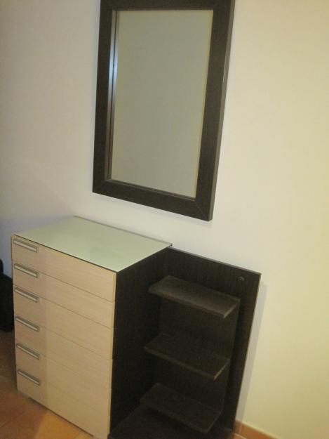 Se vende cómoda en perfecto estado