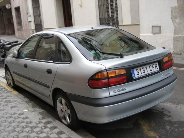 VENDO RENAULT LAGUNA DEL AÑO 2000