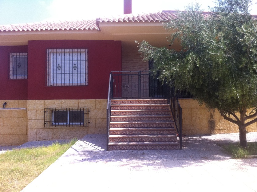 Chalet en urbanización molina permuto por casa en Murcia o en la costa