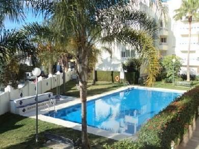 Apartamento con 2 dormitorios se vende en Marbella, Costa del Sol