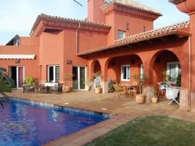 Chalet con 6 dormitorios se vende en Benalmadena Costa, Costa del Sol