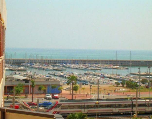 MATARO zona Estación-Renfe, paseo Maritimo, puerto y playa