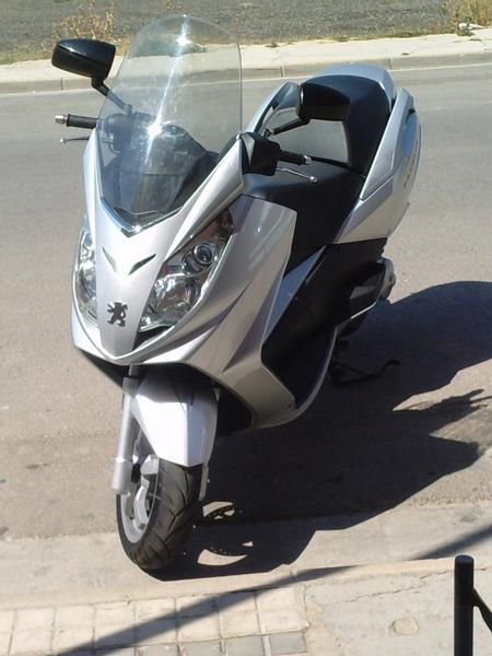 VENDO PEUGEOT SATELIS 125 O CAMBIO POR HONDA VARADERO 125