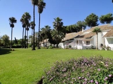 Apartamento con 2 dormitorios se vende en Marbella, Costa del Sol