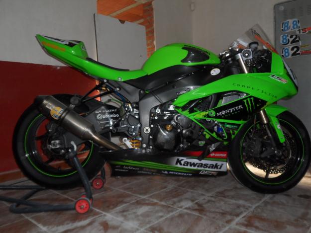 Kawasaki zx6R 2010 con extras