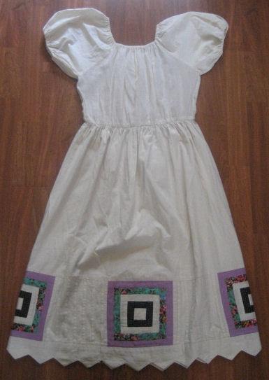 Vestido de verano blanco y con dibujos