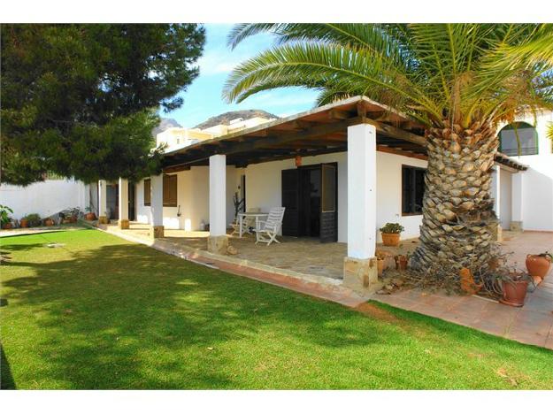 Chalet a menos de 300 metros de la playa de Mojacar.