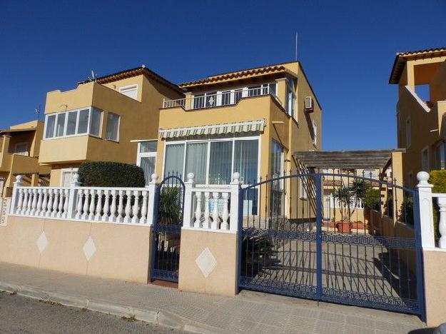 Chalet en venta en Villamartin, Alicante (Costa Blanca)