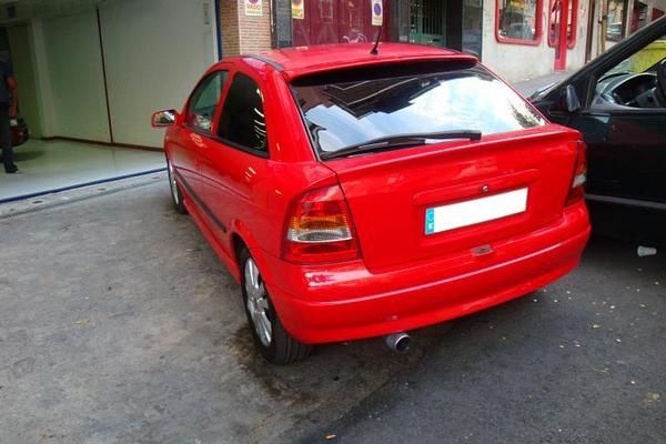 Opel Astra 2.0 16v Sportive 3p. -00