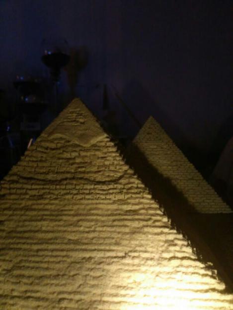 Maquetas de las pirámides de Egipto