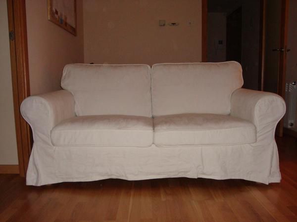 200 . VENDO SOFA DE 2 PLAZAS