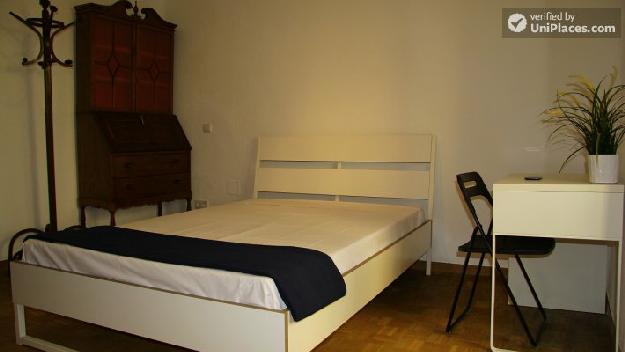 Rooms available - 7-Bedroom apartment close to Manzanares River and several parks