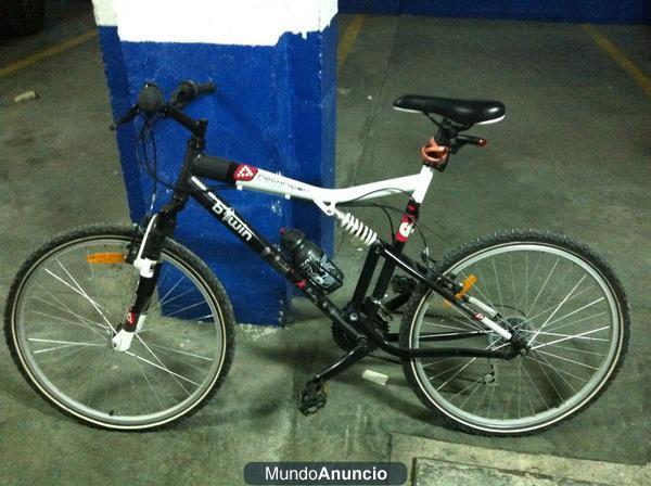 Se vende bicicleta de montaña