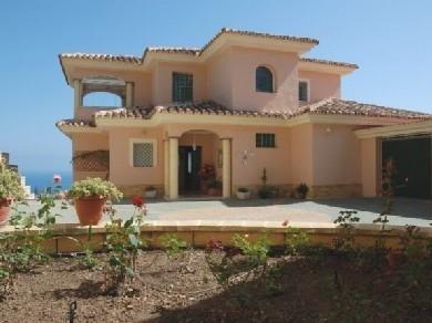 Chalet con 2 dormitorios se vende en Benalmadena Costa, Costa del Sol