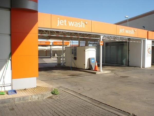 GASOLINERA CON TIENDA Y RESTAURANT.  EN PROV. DE MURCIA