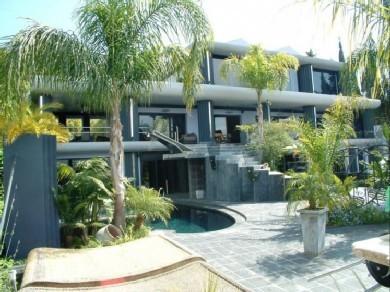 Chalet con 6 dormitorios se vende en Alhaurin el Grande