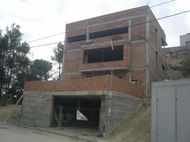 se vende casa en contrucción