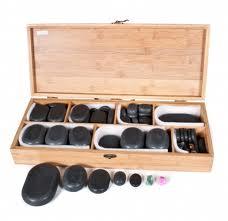 Set de 64 Piedras Negras de Masaje en caja de madera AHORA: 170 Euros ANTES 250 Euros