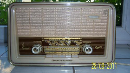 Radio alemana antigua años 50