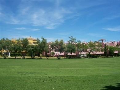 Apartamento con 3 dormitorios se vende en Marbella, Costa del Sol