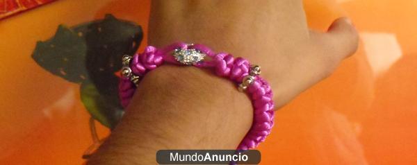 Accesorios: Pulseras originales y juveniles.