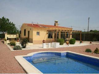 Chalet en venta en Pinoso, Alicante (Costa Blanca)