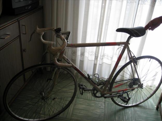 Bicicleta de carreras BH VENTO