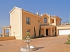 Chalet con 6 dormitorios se vende en Estepona, Costa del Sol - mejor precio | unprecio.es