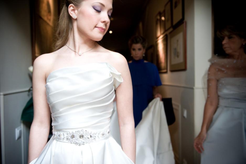 Precioso y elegante vestido de novia Manuel Mota (Pronovias)