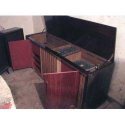 Vendo mueble Grunding de los 50' con tocadiscos y radio