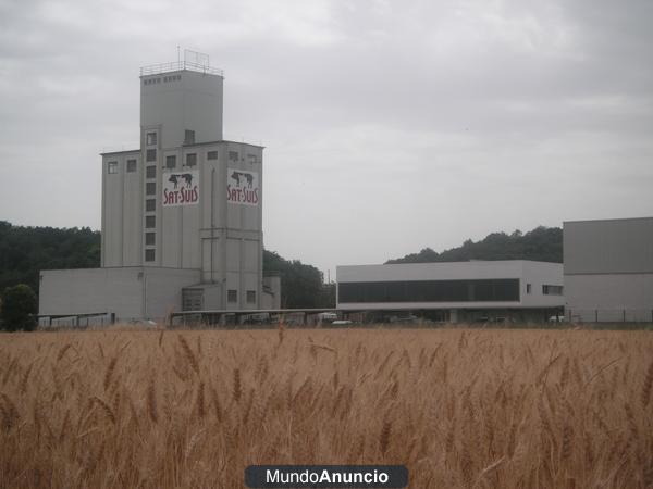 Se vende fábrica de pienso cerca de Girona