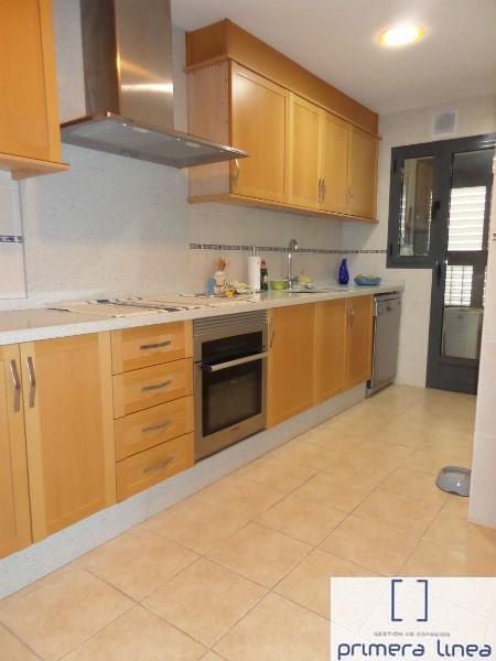 Casa 3 dormitorios, 2 baños, 1 garajes, Buen estado, en Meliana, Valencia