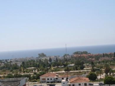 Apartamento con 3 dormitorios se vende en Marbella, Costa del Sol