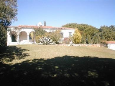 Chalet con 3 dormitorios se vende en Marbella, Costa del Sol