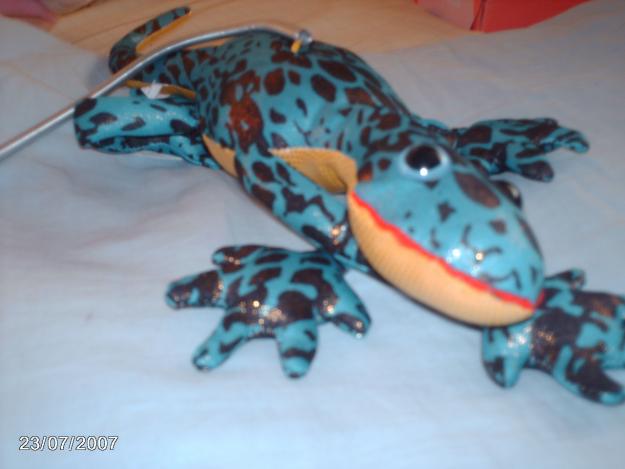 lagarto de peluche