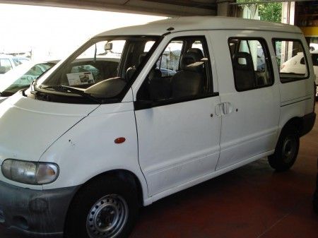 NISSAN VANNETE CARGO 2.3 D - Girona