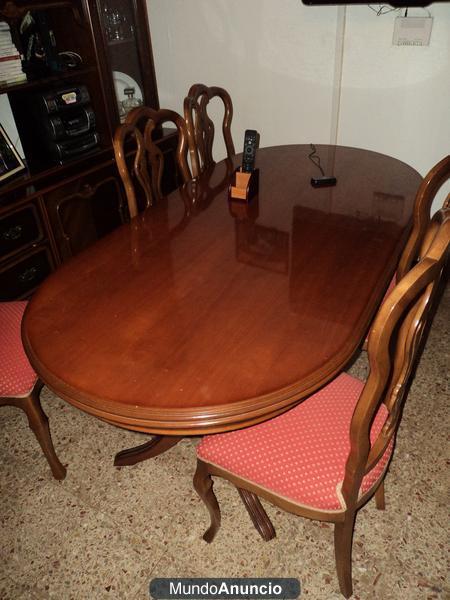 Mesa de comedor de madera