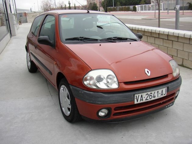 RENAULT Clio 1.6 SI