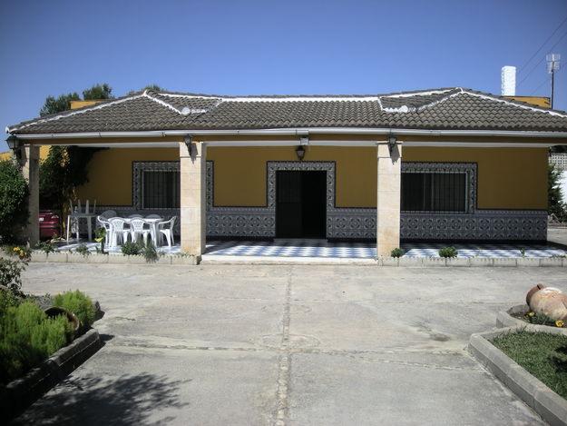 VENDO CHALET EN SAN JOSE DEL VALLE ( CHAPARRITO )