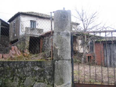 in O Savinao (Capitalidad: Escairon),  Galicia   - 16000  EUR