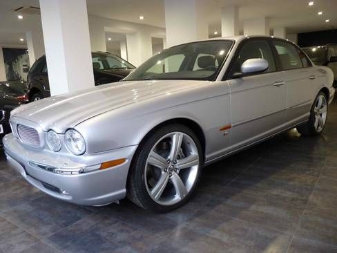 Jaguar XJ XJR 4.2 SOBREALIMENTADO 4p