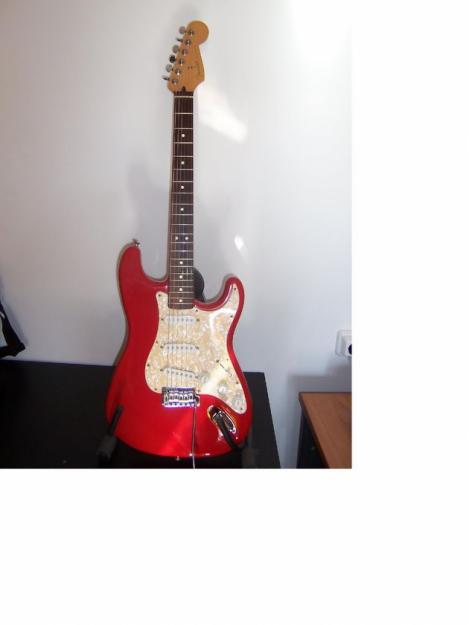 FENDER STRATOCASTER USA