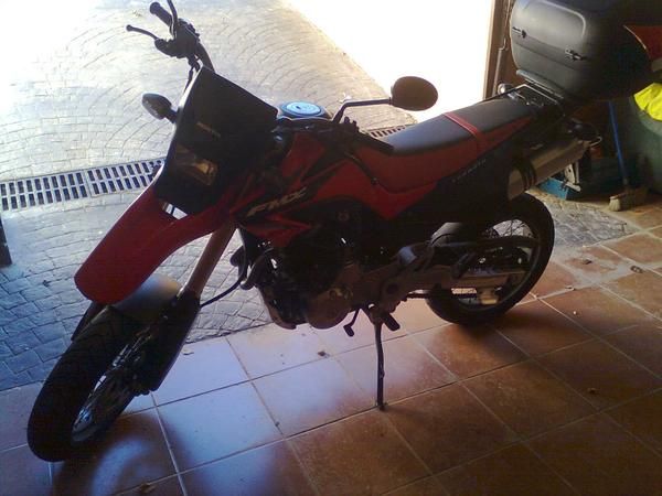 vendo honda fmx 650 del 2006 con muchos extras