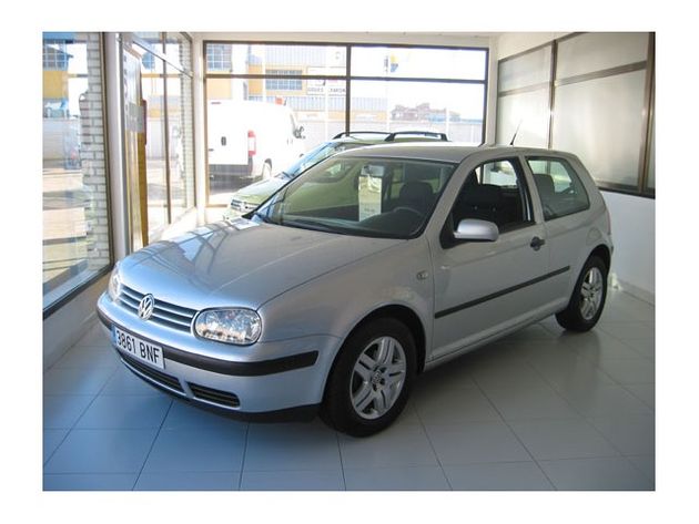 VOLKSWAGEN Passat 2.0FSI Highline