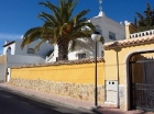 Chalet con 4 dormitorios se vende en Villamartin, Costa Blanca - mejor precio | unprecio.es